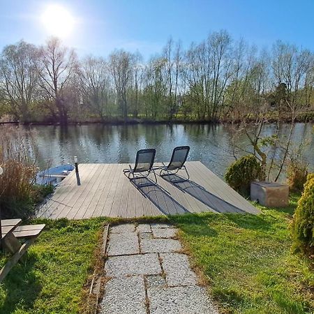 Het Witte Chalet Aan Het Water Van Monumentaal Fort Ooltgensplaat Eksteriør billede