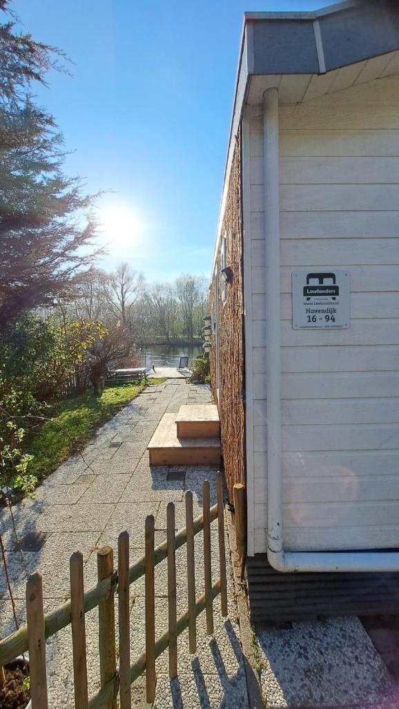 Het Witte Chalet Aan Het Water Van Monumentaal Fort Ooltgensplaat Eksteriør billede